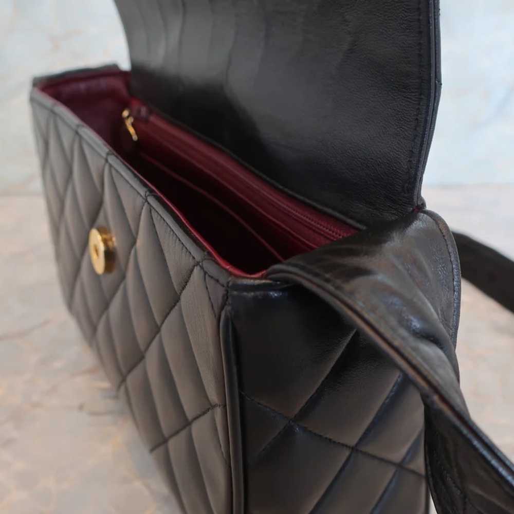 Authentic CHANEL black lambskin medium sized camera vintage crossbody bag - Picture 15 of 15